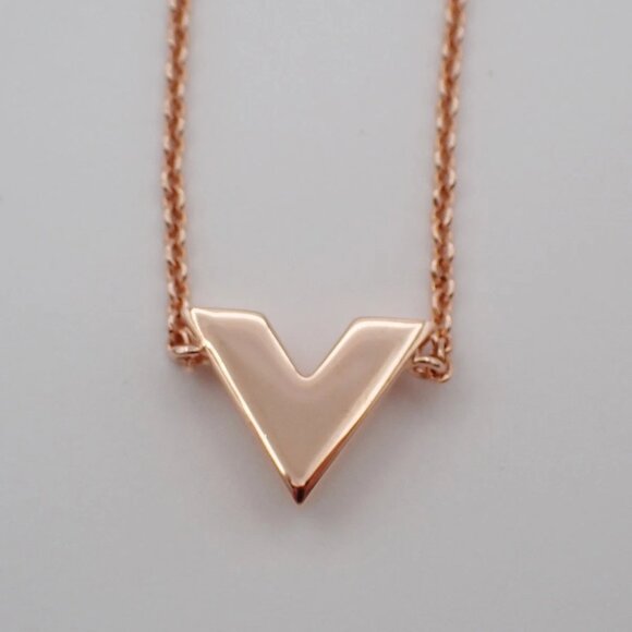 LOUIS VUITTON Logo Essential V Bracelet Rose Gold Italy M80138 33RF464 - Picture 5 of 16